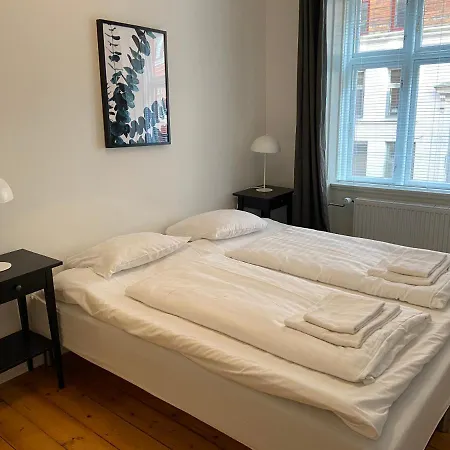 Bright 2-bedroom In Elegant Osterbro *