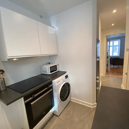Bright 2-bedroom In Elegant Osterbro Апартаменты