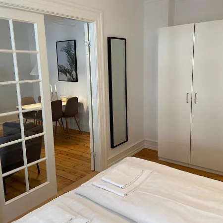 Апартаменты Bright 2-bedroom In Elegant Osterbro